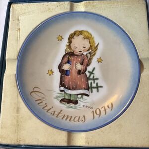 1979 SCHMID CHRISTMAS PLATE Sister Berta Hummel STARLIGHT ANGEL in box